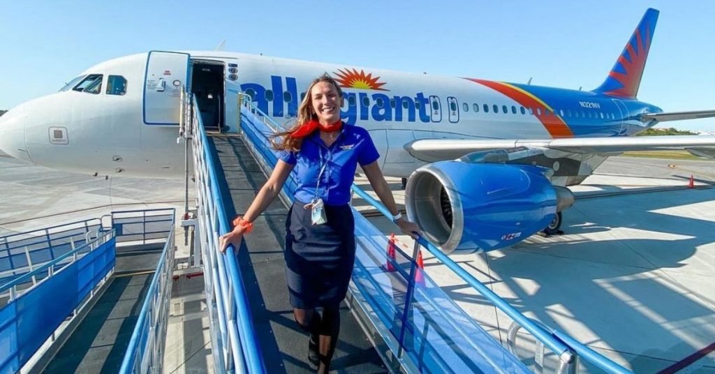 How To Be A Flight Attendant 