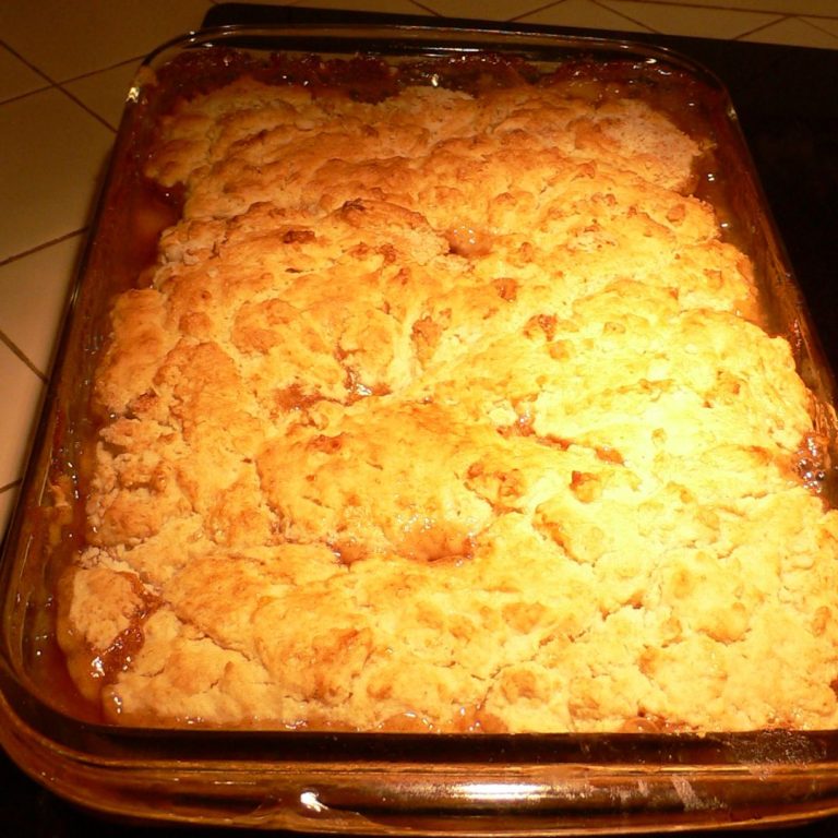Peach Cobbler Recipe, easy peach cobbler, classic peach cobbler, summer dessert recipes, family-friendly desserts, quick desserts, fruit cobbler recipes